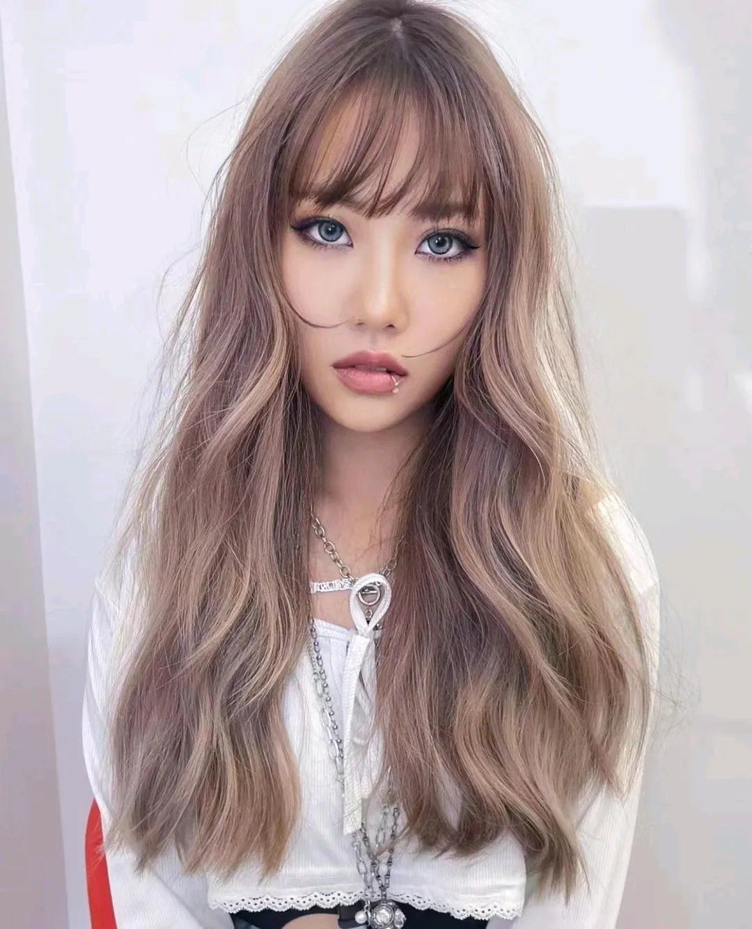 发型 今年秋冬流行发型27款，多样时尚不一样，你看美不美