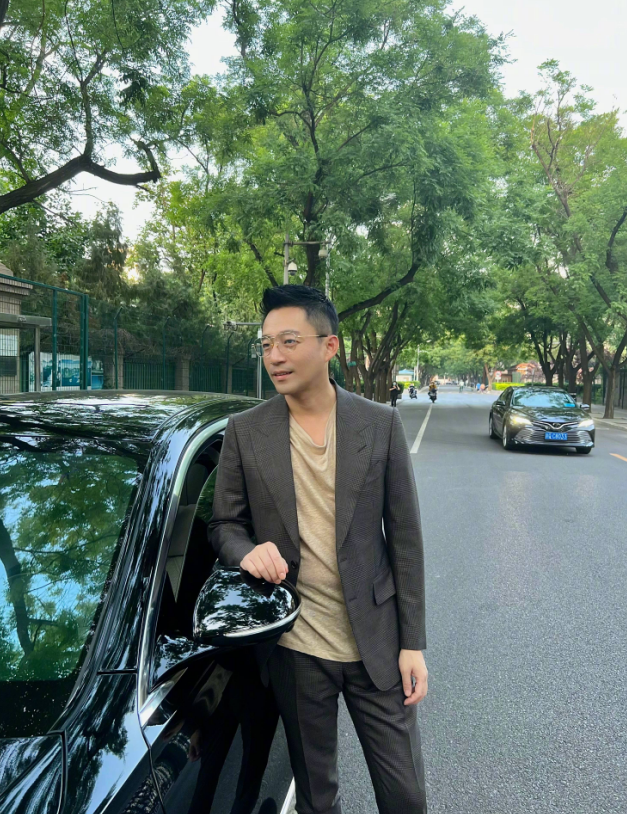 汪小菲|葛斯齐开通微博涨粉三万,称终于可以好好吃饭,网友调侃钱已经到账