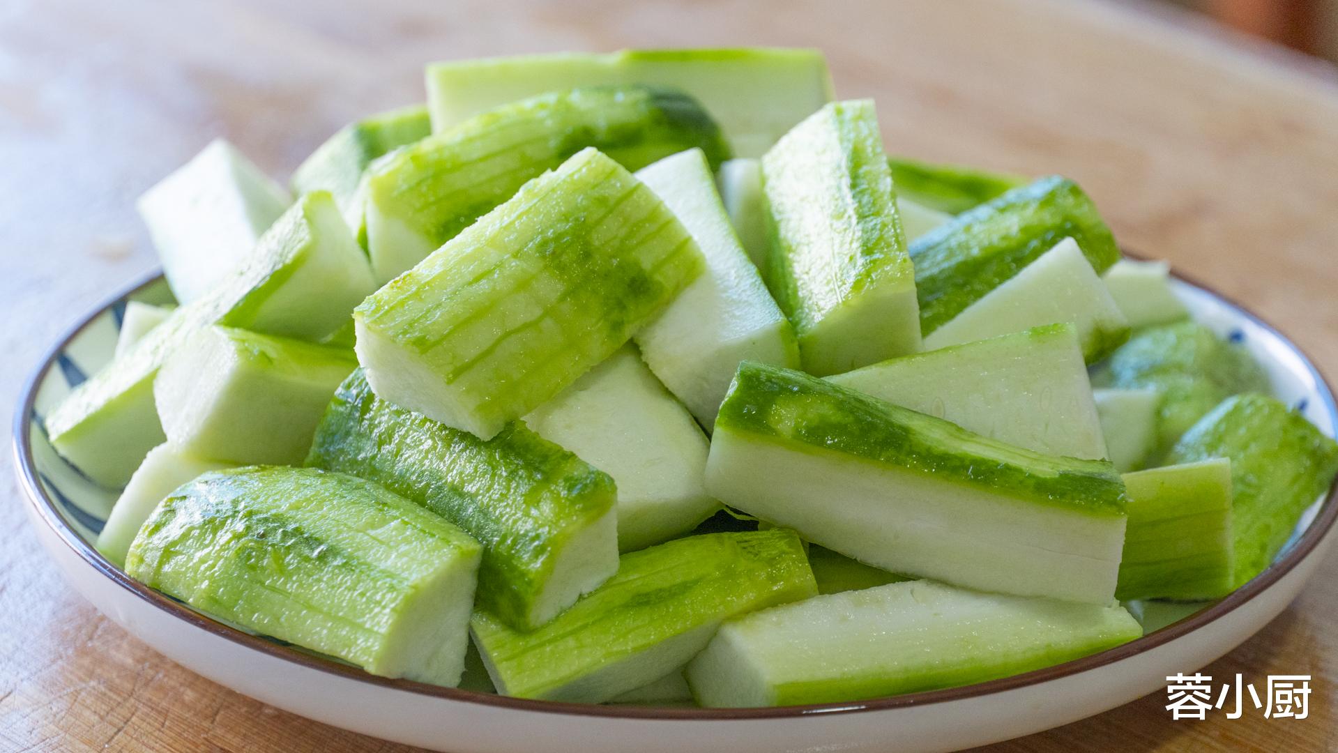 水果|秋天,女人要多吃4道菜,维C含量极高,营养防秋燥,皮肤好不显老