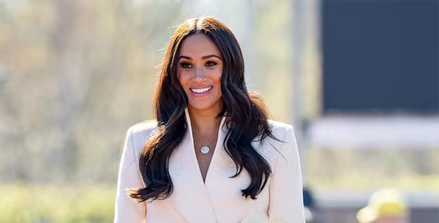 公文包|梅根马克尔跟帕里斯希尔顿聊天:公开了她作为公文包女孩的过去