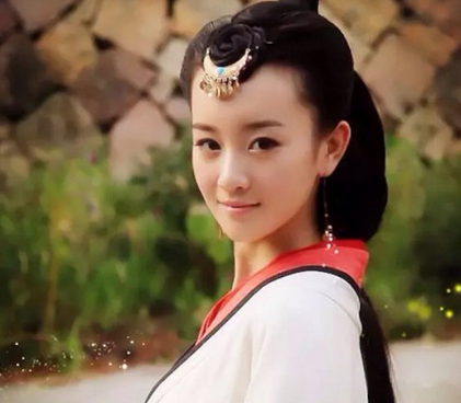 整容|整容最失败的女明星，从清纯灵动到一脸硅胶，网友直呼太可惜了