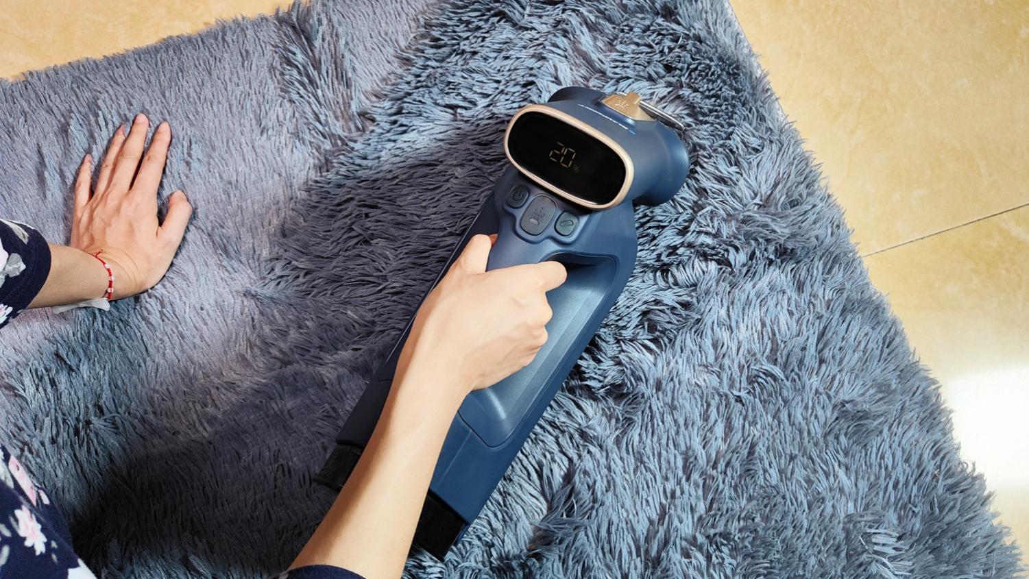 如何让沙发套、床垫、窗帘清理变得更简单？无线蓝宝布艺清洗机