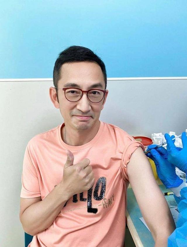 吴启华|吴启华钟在深圳买房，2元可买菜煮一顿饭，曾交往这位内地女星