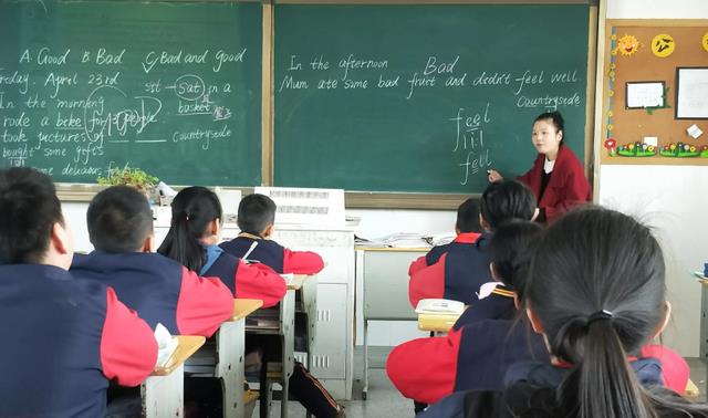 教师|代课教师有好消息,多地开始推广“择优入编”政策,教师欣喜不已