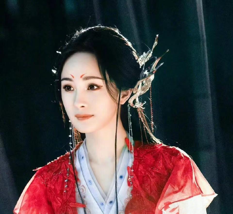 唐嫣|唐嫣终于要进组了？赶上85花的步伐，男主人选惹争议？