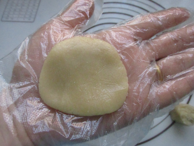 居家在家做美食，做一款五仁月饼，享受一下美好生活