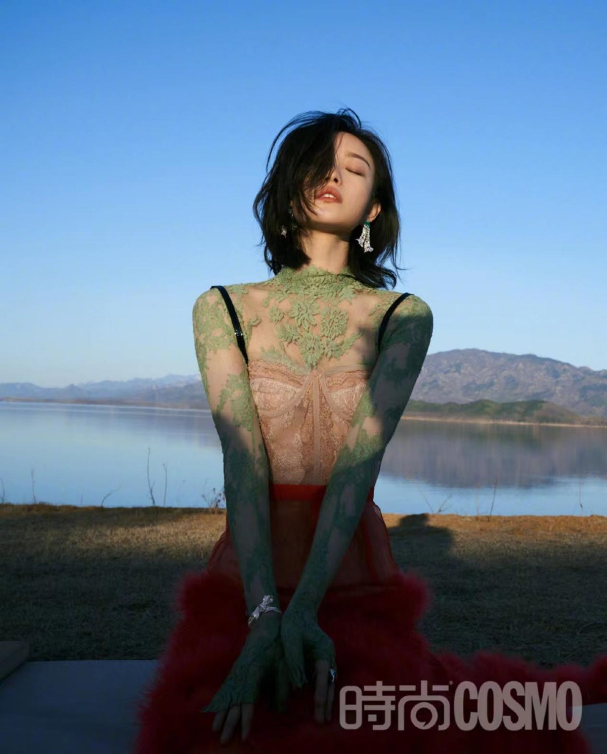 倪妮|倪妮Gucci女王不是白叫的！新大片蕾丝裙配皮草造型封神，名媛范十足