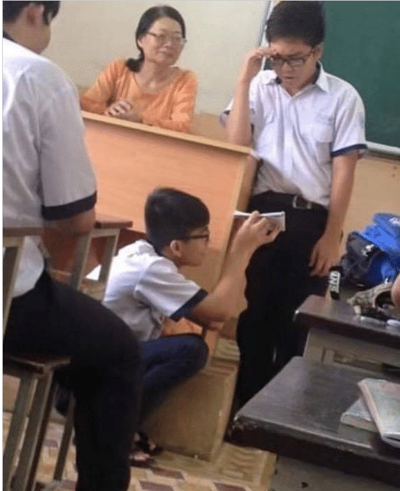 给男朋友看我新做的美甲，为什么他看完就把我拉黑了？哈哈哈哈