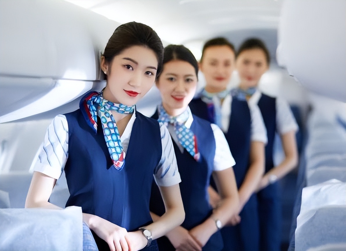 招聘|春节期间空姐忙的“脚不沾地”,多家航空公司招聘,年薪最高33万