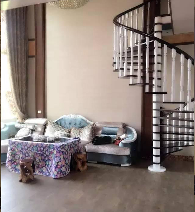 农村小伙自建别墅,盖房仅花25万,但装修却花费近百万!