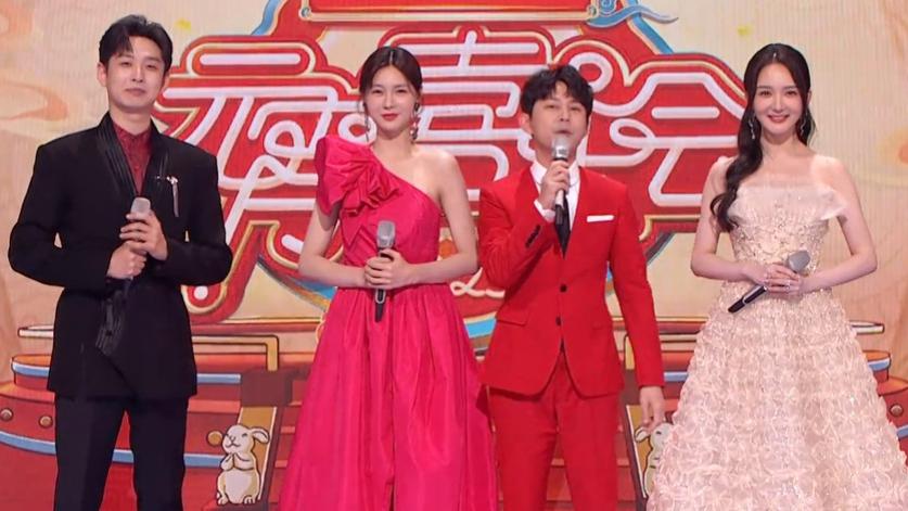 小品|湖南元宵晚会太无聊，开场就假唱，小品尴尬被嘲，全靠何炅撑场