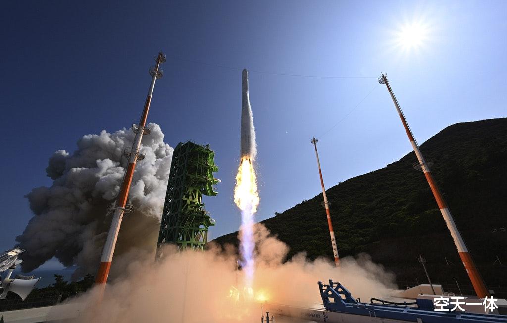 世界号发射成功，首次挑战“一箭多星”，下一步月球火星空间站？