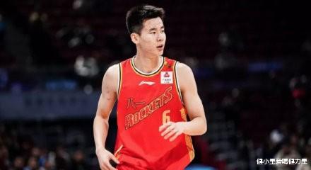 热火队|首位亮相CBA的00后，越级参赛最佳新人，世青赛闪耀国际