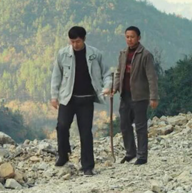 张国立|罗秀春：花7年捧红张国立，离婚后和儿子抱头痛哭，如今怎样了