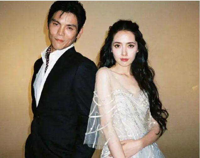 向太|向太直播卖床垫惹争议,称离婚也不要拿回来,内涵汪小菲败坏好感