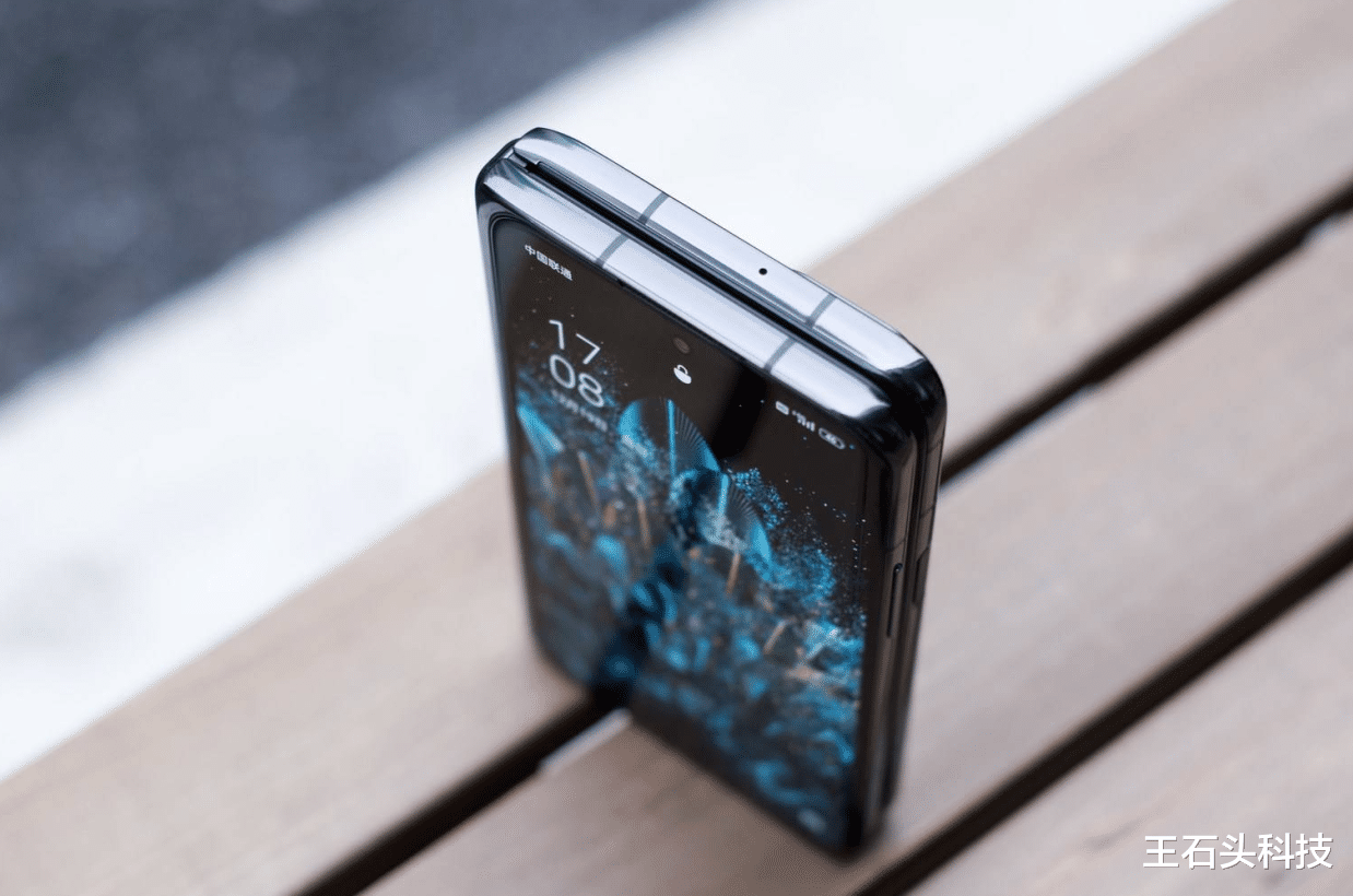 摄影|“最便宜”折叠屏手机，曾供不应求三个月，现在终于现货供应！