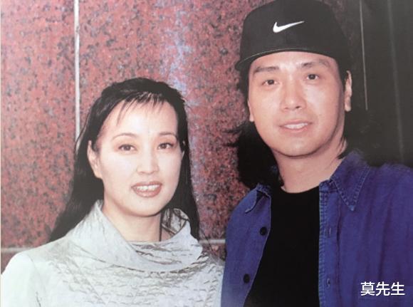 倪萍|倪萍三婚不算多,刘晓庆58岁等来四婚,她结婚8次仍旧不幸福