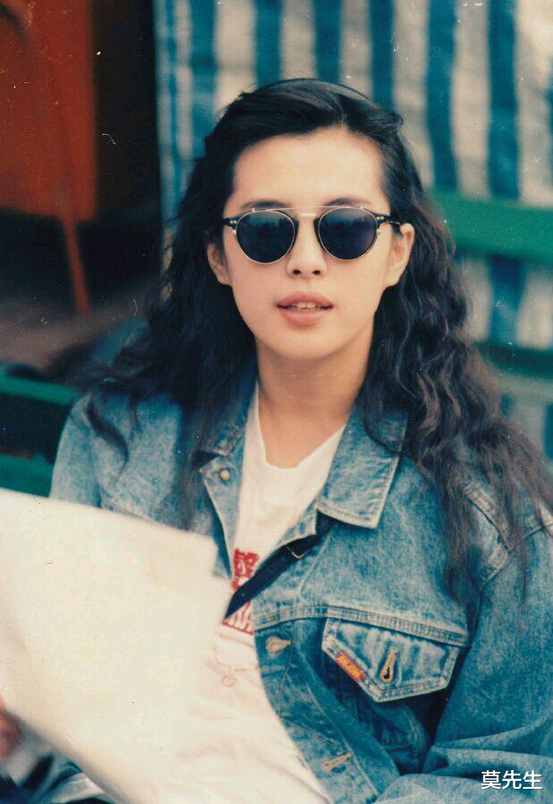 街拍|6位老年“整容脸”明星，面部僵硬、笑不出来、嘴歪，实在没法看