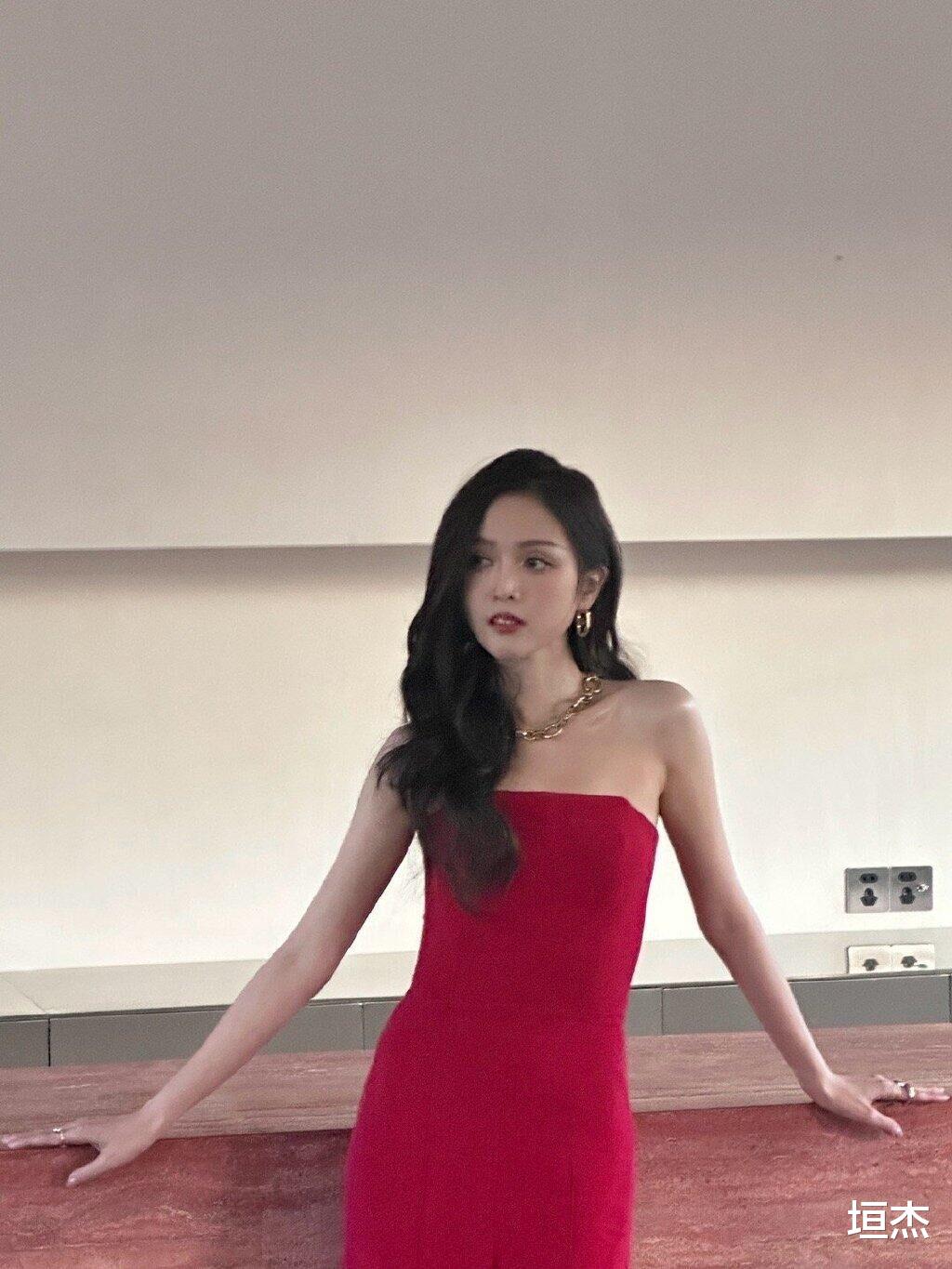 安徽|吴宣仪工作室都不审图的吗？好好的美女被拍成这样发出来，真尴尬