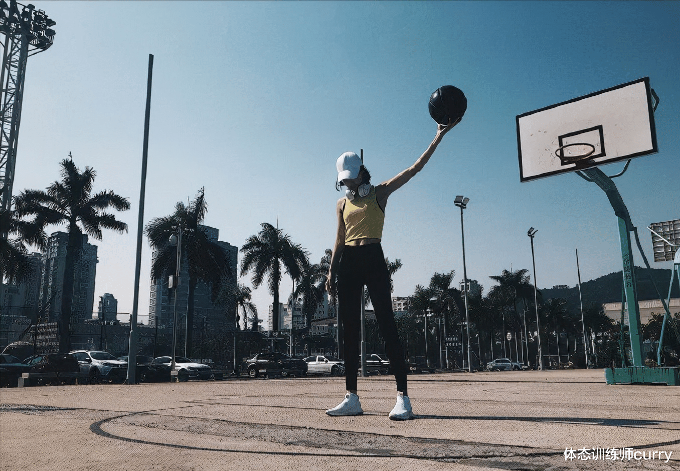 健身|闺蜜的臀更翘,怎么办?