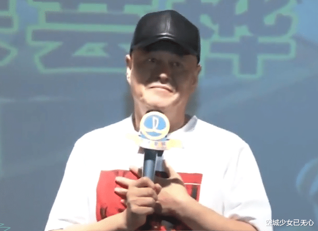 赵本山|赵本山到底多有钱？开8000万劳斯莱斯代步，2亿私人飞机当摆设