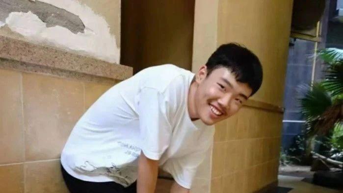 胡鑫宇失踪案迎来转折，网传胡鑫宇有自杀倾向，关闭监控的嫌疑人找到了，破案不远了？
