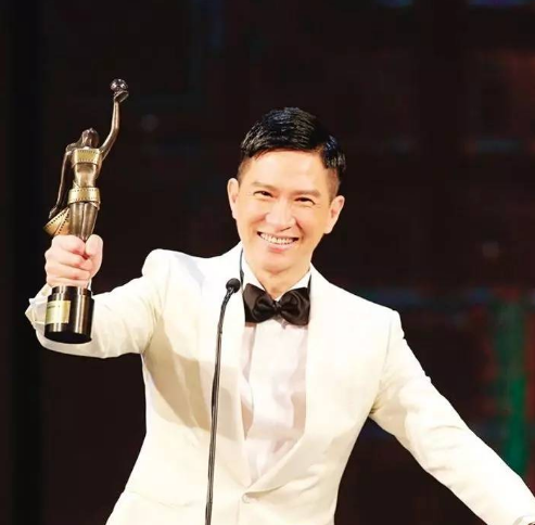 关咏荷|情史干干净净的港星,有的甜蜜似胶如漆,有的已相守25年