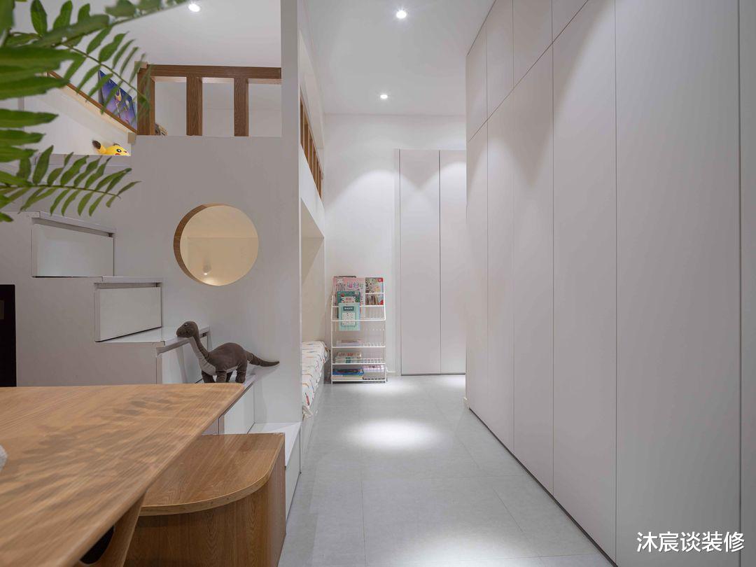 一家4口住40平,去客厅设计,家里有储物墙还有吧台,蜗居也幸福
