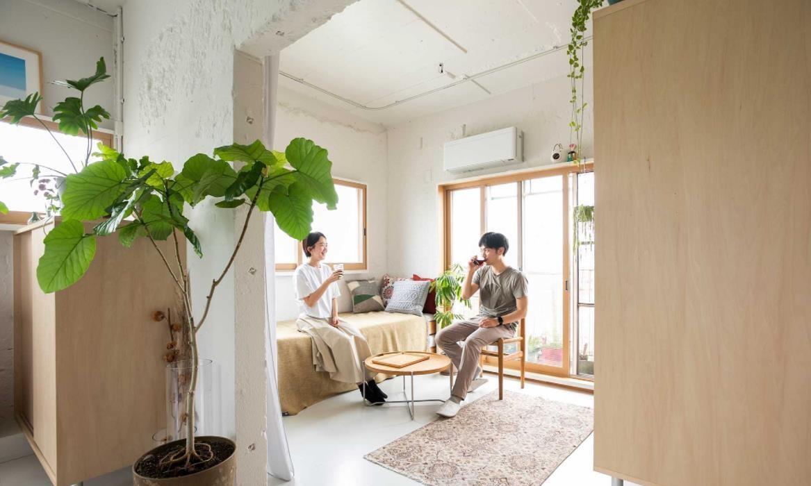 建筑师夫妇32㎡的家，仅凭一个厨房获得“最高奖”，太有创意了