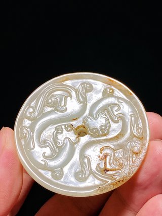 和田玉籽料|汉 和田玉籽料 白玉螭龙纹 剑首 把件 剑饰