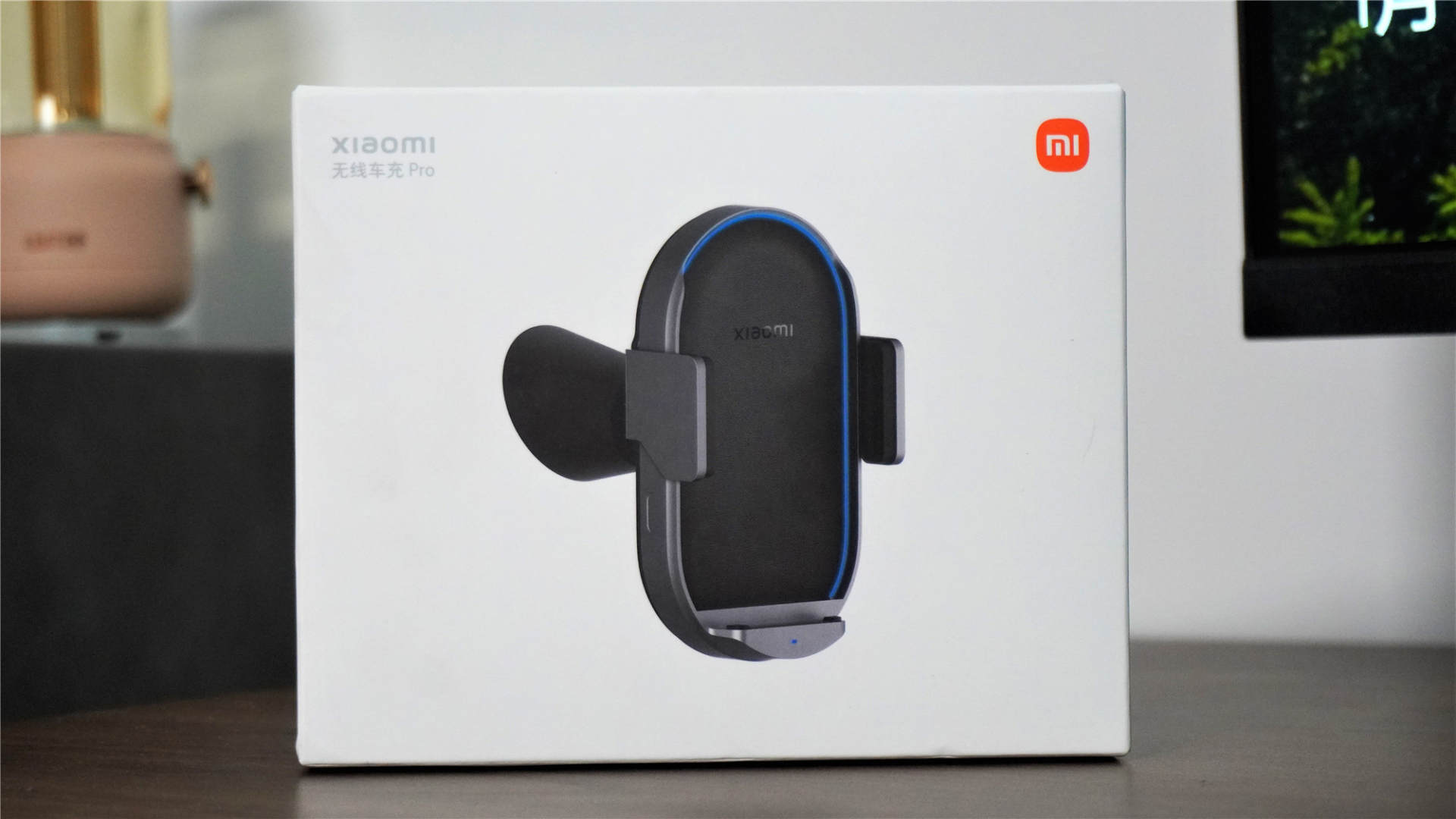 小米科技|小米出品!新款无线车充Pro开箱评测:旗舰手机的福音