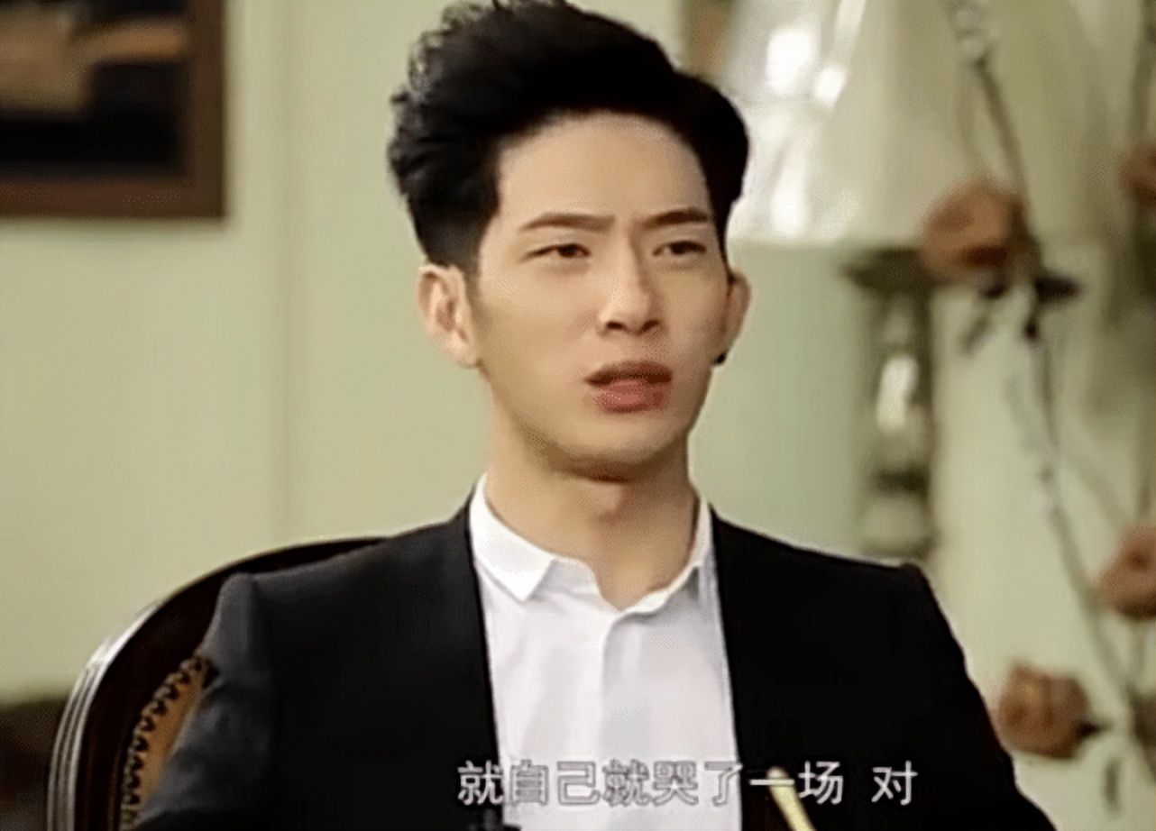 井柏然|井柏然:出生28天被弃, 60岁奶奶捡废品将他养大, 爆红后父母来认亲