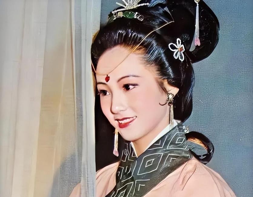 西施|影视剧中谁演西施最美?董智芝属于降维打击,蒋勤勤眼看着要输了