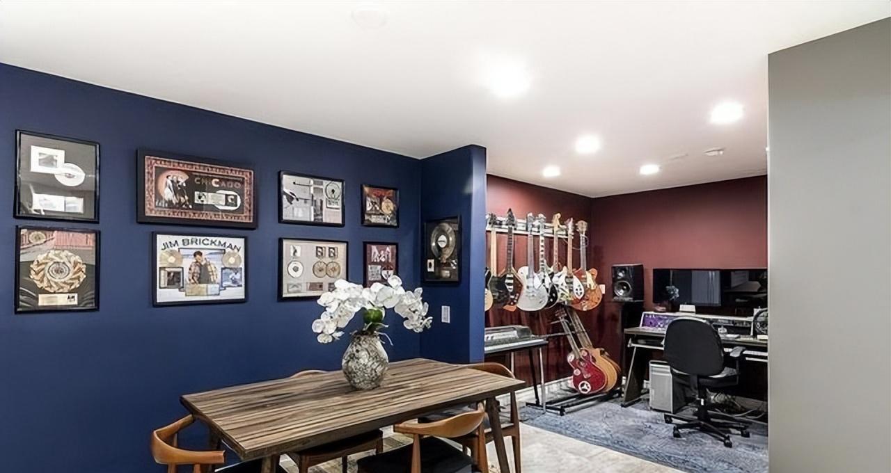 关晓彤|纯白挑高大厅！赛琳娜490万美金私人奢华豪宅曝光