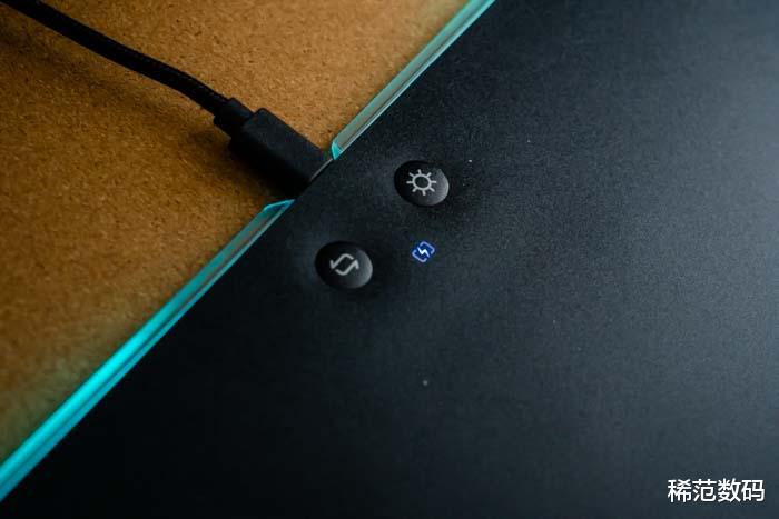 鼠标|雷柏V10 RGB无线充电鼠标垫评测：鼠标垫终于迎来了革命升级