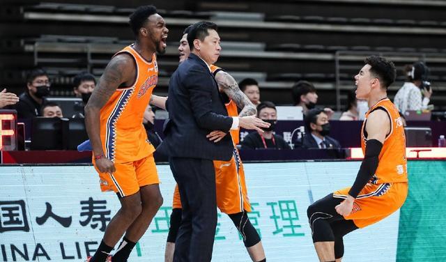 李春江|意气风发！导演21分超级大逆转，李春江赛后内涵辽篮引争议？
