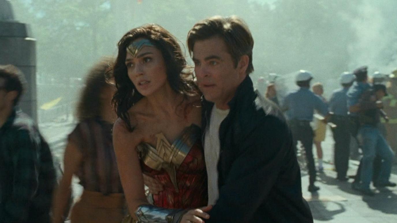 神奇女侠1984|《神奇女侠1984》拍得有多烂？导演非要“用爱去拯救世界”