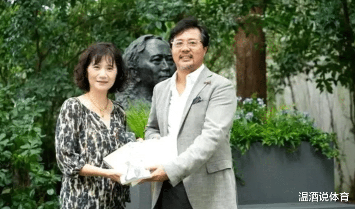 胡静|孙道临女儿向上影捐赠父亲铜像