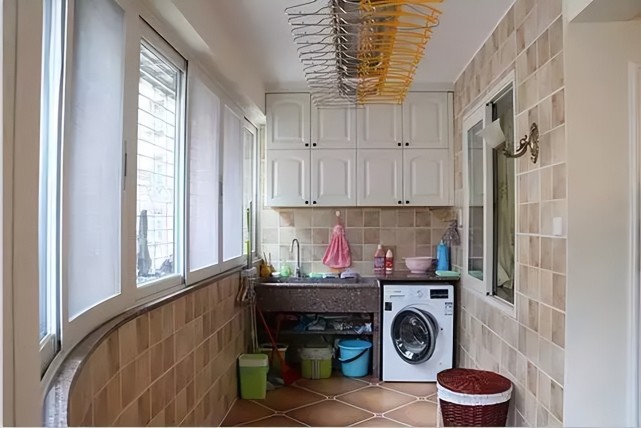 阳台就这样装,轻松多出一间洗衣房,漂亮又实用