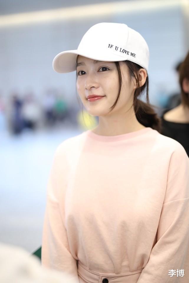 李沁|李沁的脸蛋美的让人挑不出毛病,素颜太美了