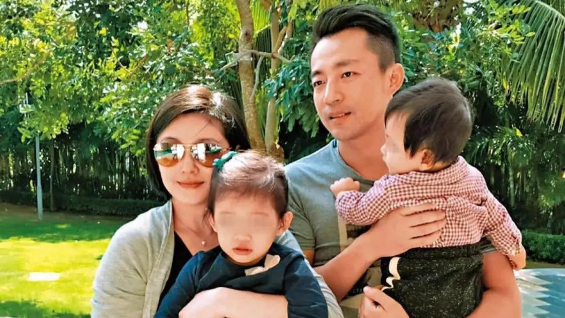 大S|大S再一次人设崩塌，张兰破防痛哭，直播迟到两小时