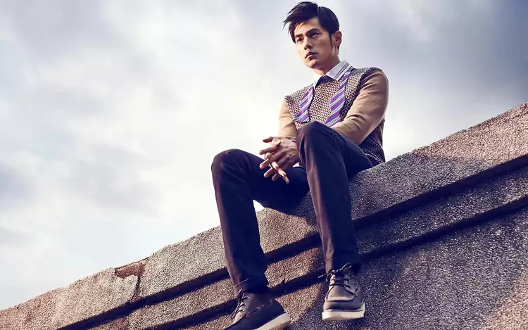 周杰伦|周杰伦的辛酸过往：那年十八母校舞会，站着如喽啰