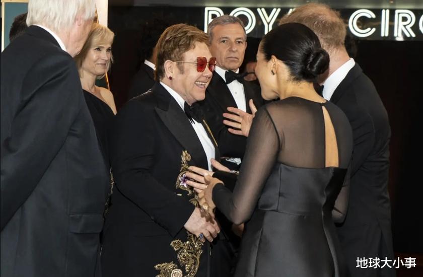 艾尔顿·约翰|哈里梅根罕见「拿孩子说嘴」全为了他！一句话泄漏「三代」好交情
