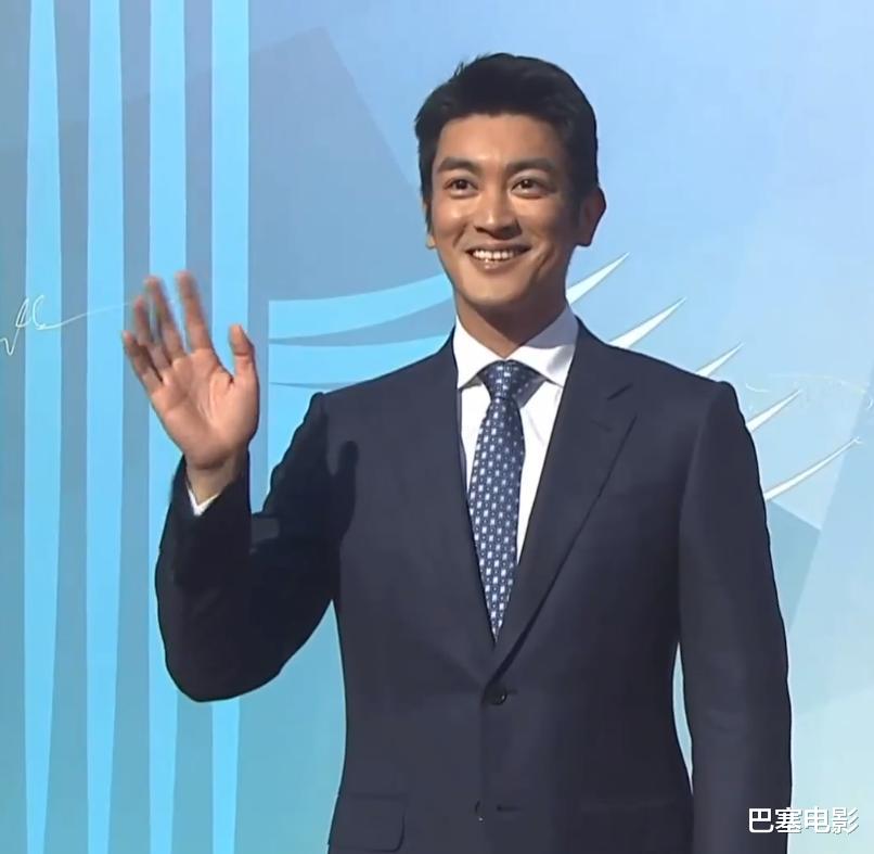 佟丽娅|海南电影节红毯:佟丽娅又美了,王宝强变好黑,李晨肿到认不出