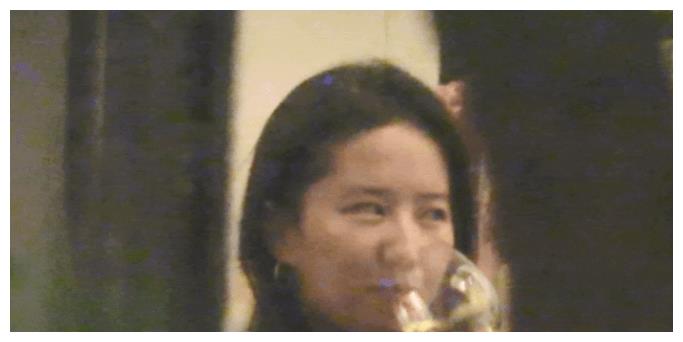 刘亦菲|神仙姐姐刘亦菲真实素颜大曝光！喝酒喝到忘我