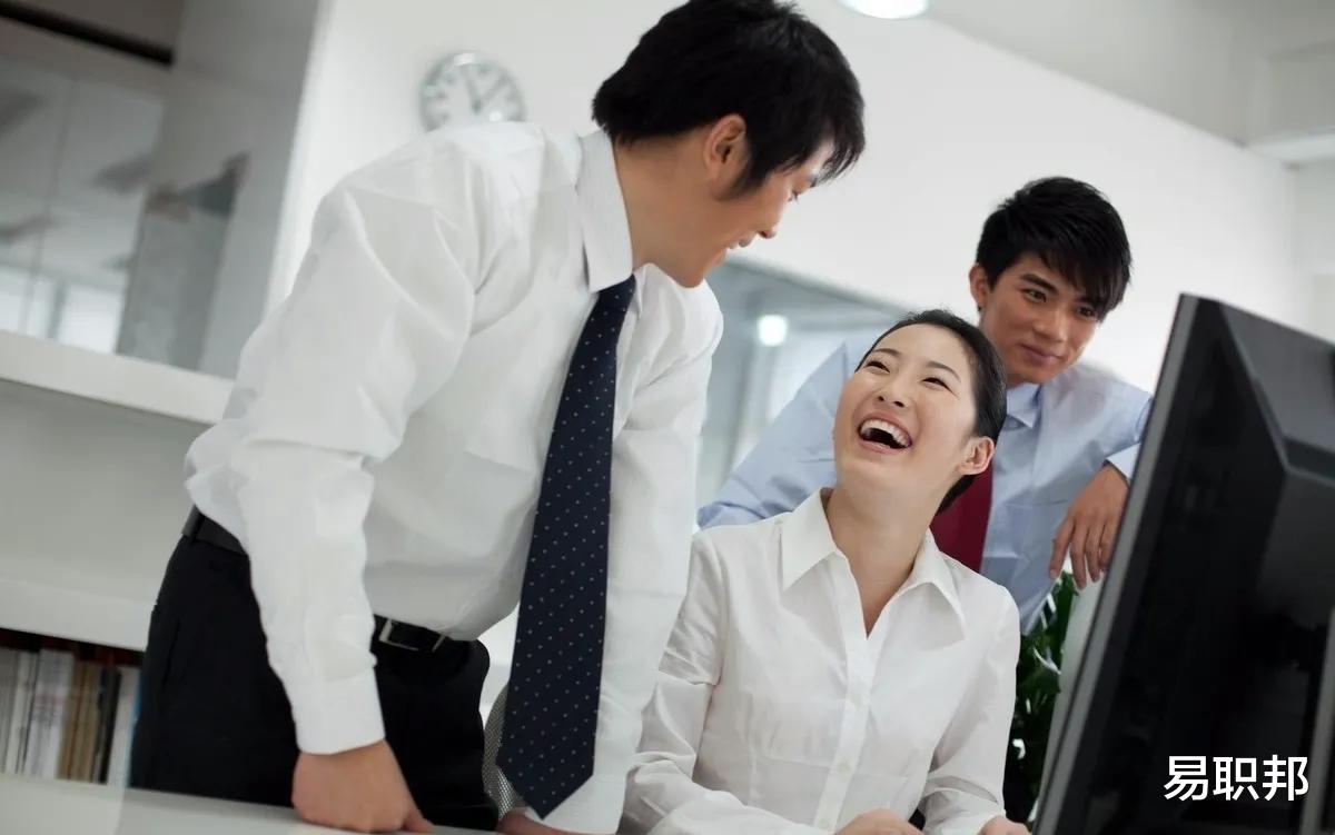 |在单位里，跟同事关系再好，也不要做这六件事！