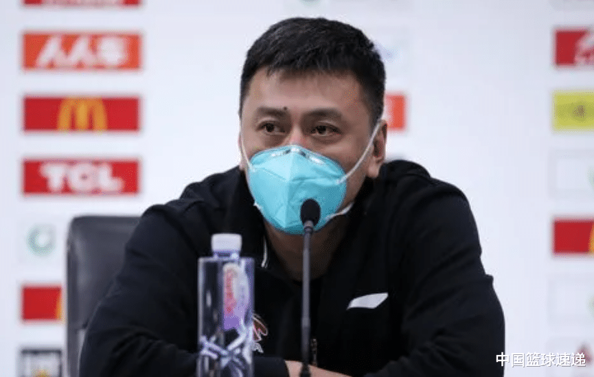 新疆男篮|CBA三消息：浙江助教讽刺裁判，林书豪被弃用，新疆创CBA历史记录