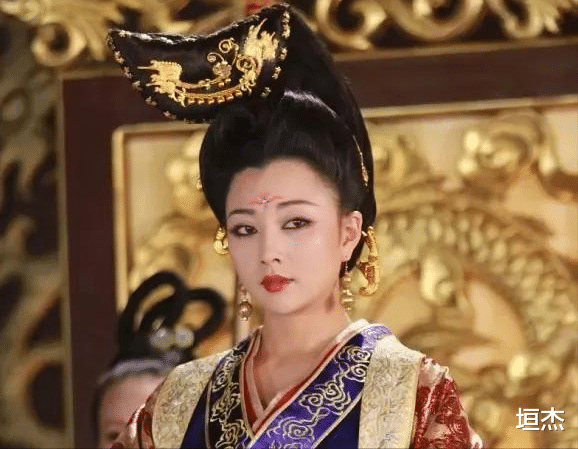 殷桃|前脚吹“绝色美人”,后脚就被配角狠狠艳压,这些女明星图啥啊