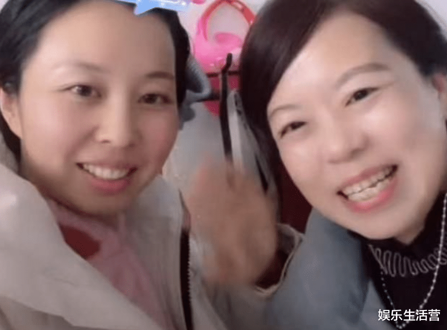 杜新枝|许妈姚爸穿田静买的新衣踏青,杜新枝吃饼回怼黑粉,网友:都是命