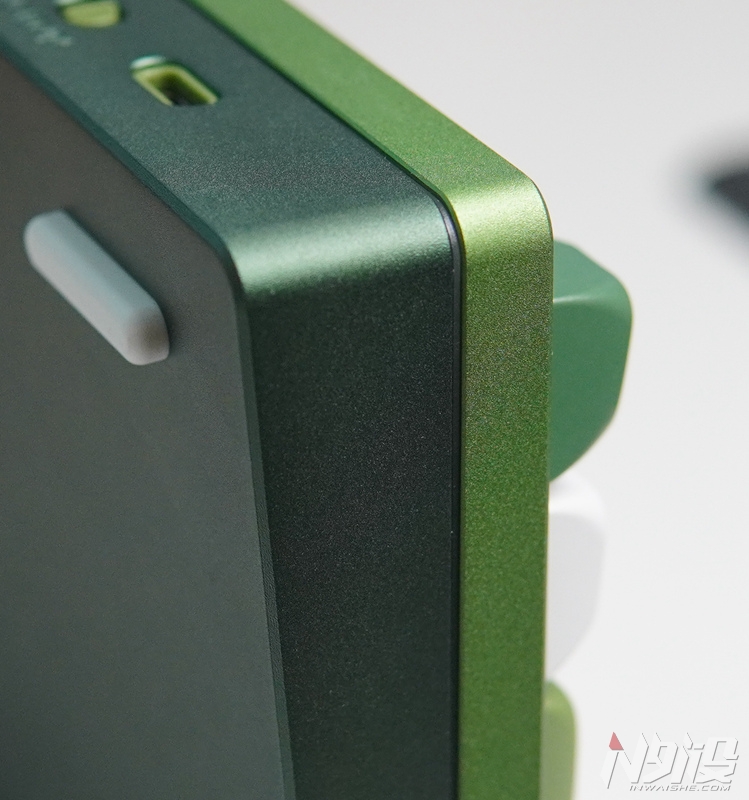 雷神|雷神VIC84三模机械键盘拆解评测